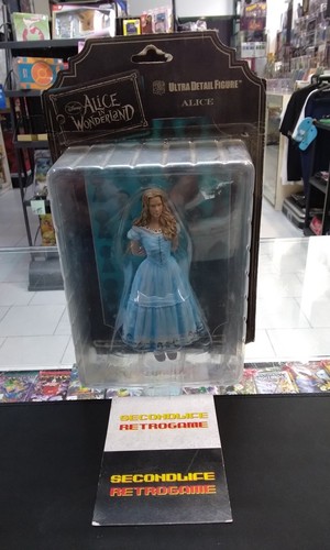 Action figure alice - alice, in